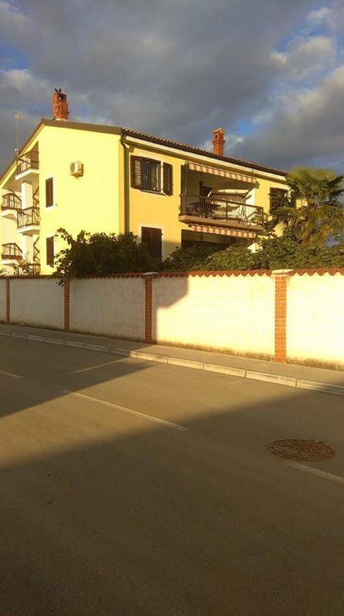 Appartamento App Carla Novigrad Istria Esterno foto