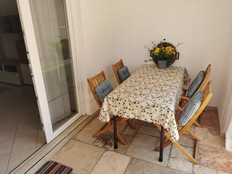 Appartamento App Carla Novigrad Istria Esterno foto